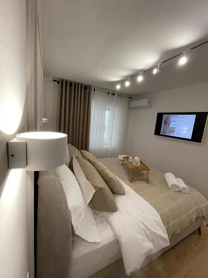 Square Inn Tirana City Center Albânia